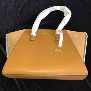 Michael Kors Avril Luggage XL Leather Tote